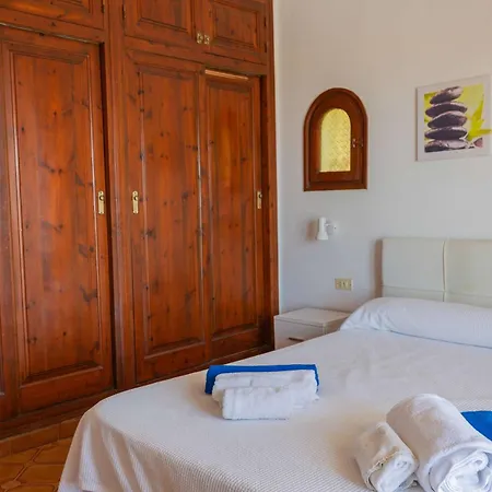 Bautista Villa Son Bou